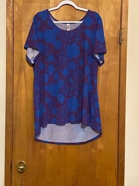 LuLaRoe Short Sleeve Scoop Neck Tunic - Blue & Purple Floral